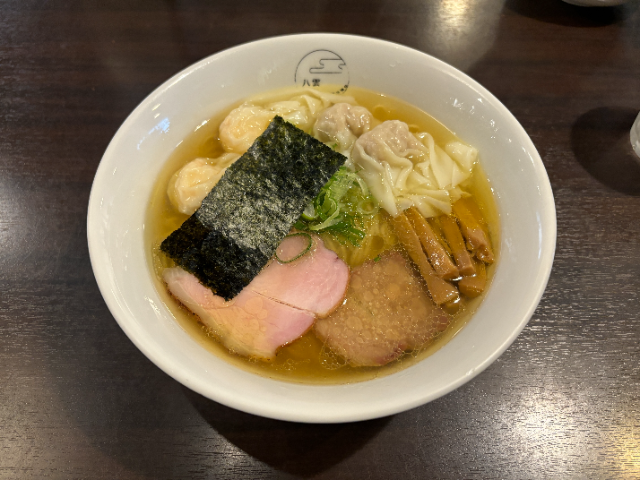 文化浴泉でのサ活後におすすめのサ飯1 八雲 （特製ワンタン麺）